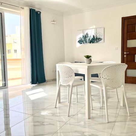 Condo With Patio Overlooking Piazza Gzira Exterior foto