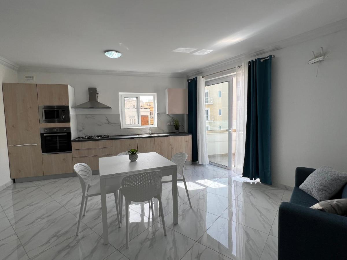 Condo With Patio Overlooking Piazza Gzira Exterior foto